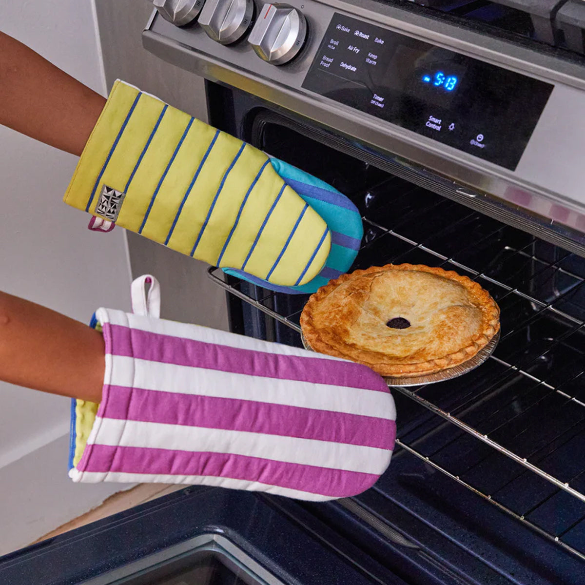 Stripe Oven Mitt